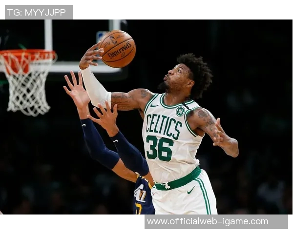 马库斯斯马特的篮球之路与冠军梦想的追逐历程